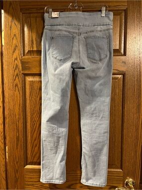 Gloria Vanderbilt Amanda Women’s Slim Stretch Jeans - Light Blue - Size 6 Short